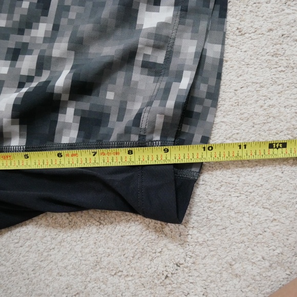 Lululemon Pace breaker shorts with liner Medium - Picture 3 of 7